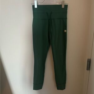 Green Vuori Leggings - Size small